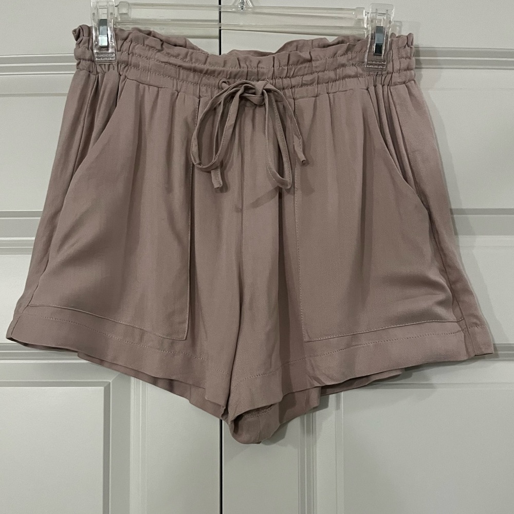 NWT She + Sky Ruffled Waistband Shorts, Size Small